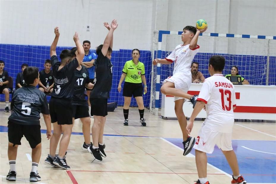 Mini Minikler Hentbol Türkiye Şampiyonası Sivas’ta başladı