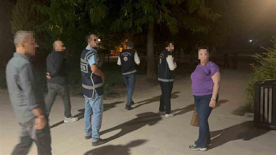 Polis ekipleri park uygulamalarını sürdürüyor