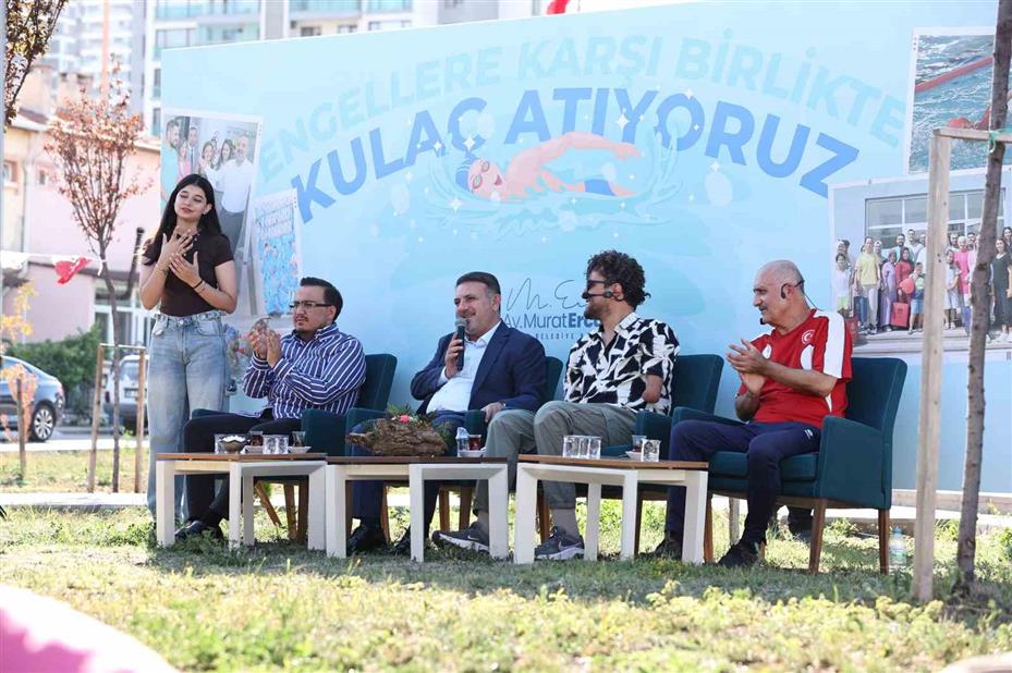 Milli yüzücü Hamit Demir, başarı hikayesini Sincan’da paylaştı