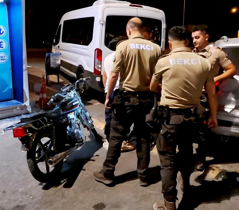 Plakasız ve şasi numarasız motosiklet trafikten men edilerek, kriminale gönderildi