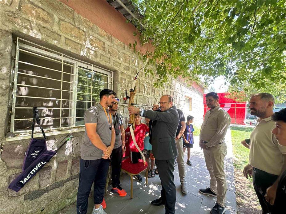 Kentin 6’ncı üniversitesi KAYMEK’ten sosyal yaşam merkezlerinde yaz dönemi kapanış programı