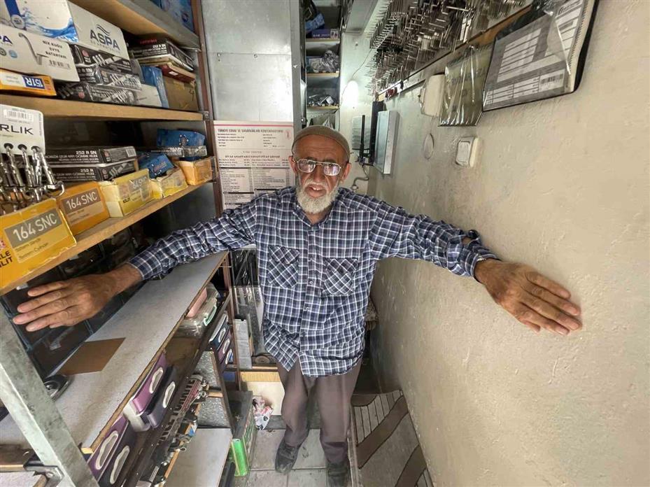 4 metrekarelik dükkana 28 yıl sığdıran usta: "Burası bana saray gibi"