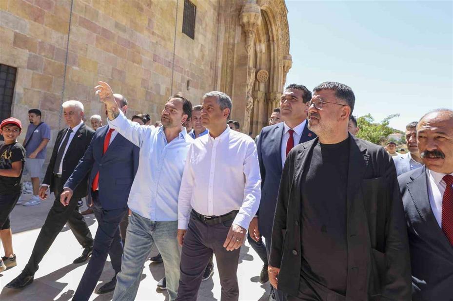 Özgür Özel’den Filistin açıklaması: "Türkiye Büyük Millet Meclisi’ni olağanüstü toplantıya çağırıyoruz"