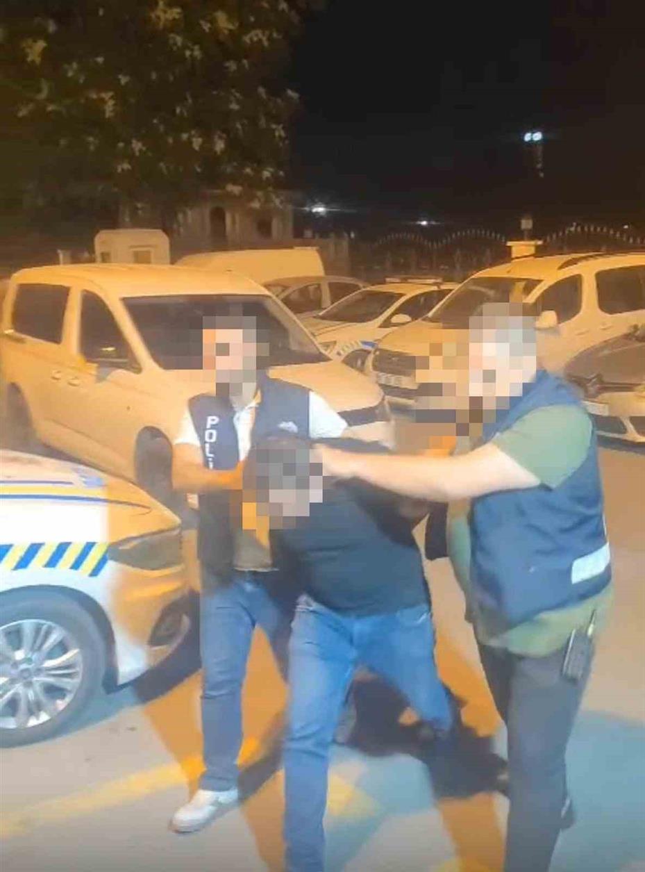 Ankara’da otomobilin içinde havai fişek ateşleyen şahsa 27 bin 557 lira ceza