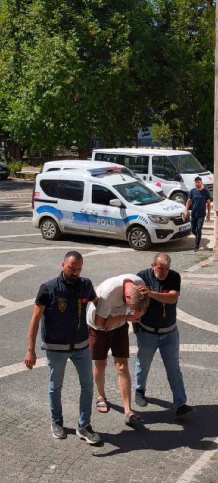 Konya’da trafik kazası geçiren sürücünün üzerinden uyuşturucu çıktı