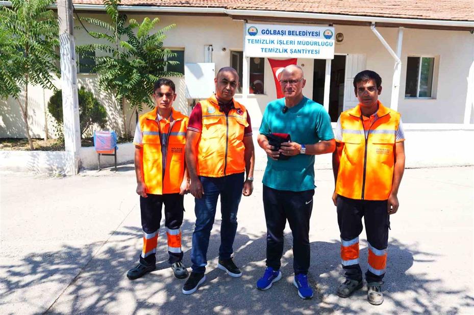 Gölbaşı Belediyesi temizlik personelinden örnek davranış