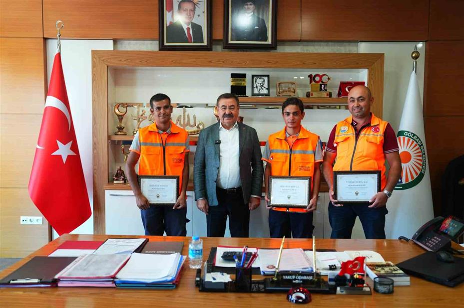 Gölbaşı Belediyesi temizlik personelinden örnek davranış