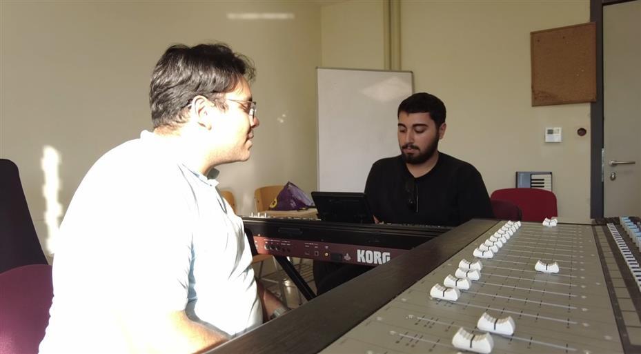 Öğrenciler üniversitesini yazdıkları marşla tanıttı