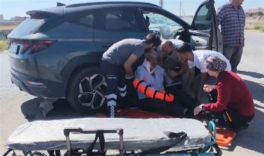 Aksaray’da otomobil minibüsle çarpıştı: 2 yaralı