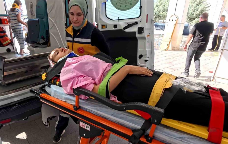 Aksaray’da otomobil kamyonetle çarpıştı: 1’i ağır 5 yaralı
