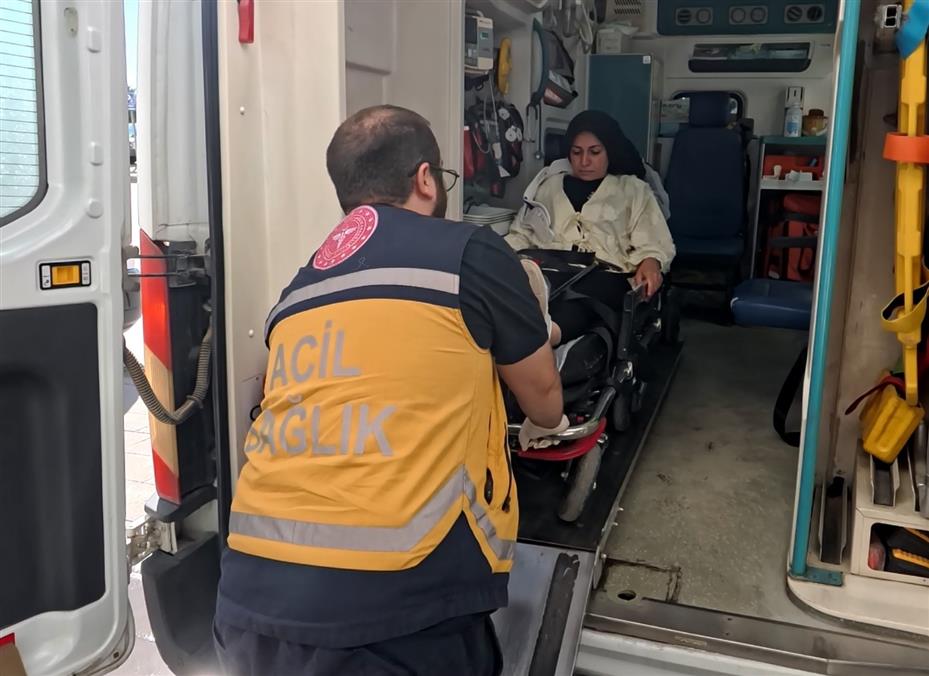 Aksaray’da otomobil kamyonetle çarpıştı: 1’i ağır 5 yaralı