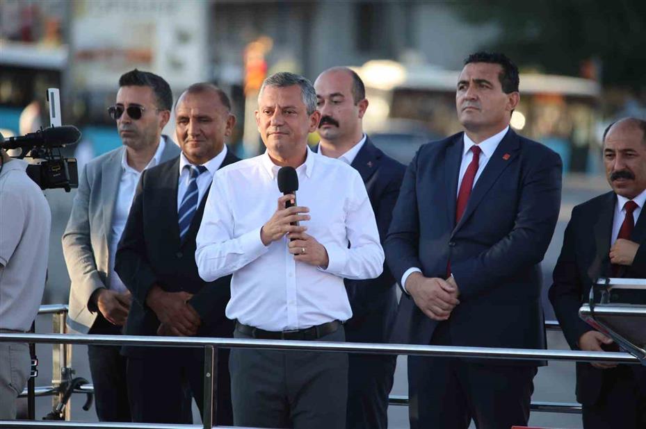 CHP Genel Başkanı Özel, Sivas’taki mitingde konuştu