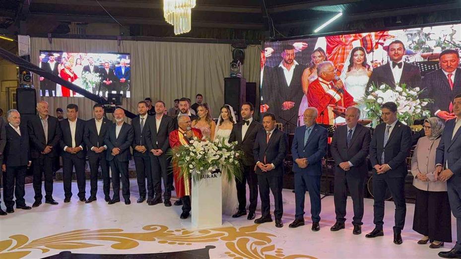 Anjiyo olan Büyükkılıç, düğüne katıldı