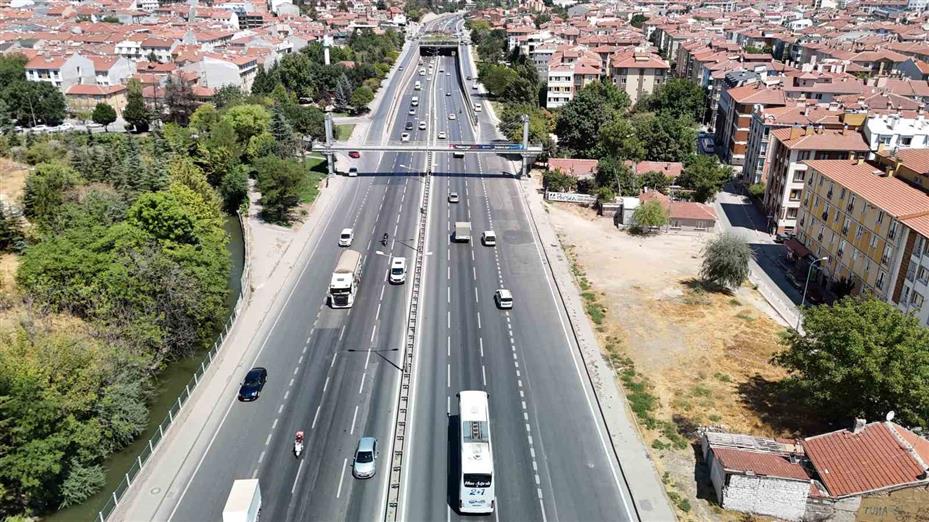 Hava sıcaklıkları araç sahiplerinin cebini yakabiliyor