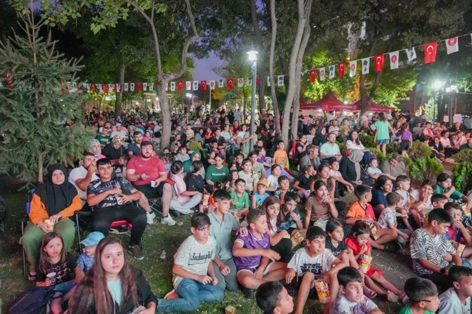 Keçiören’de açık hava sineması etkinlikleri devam ediyor