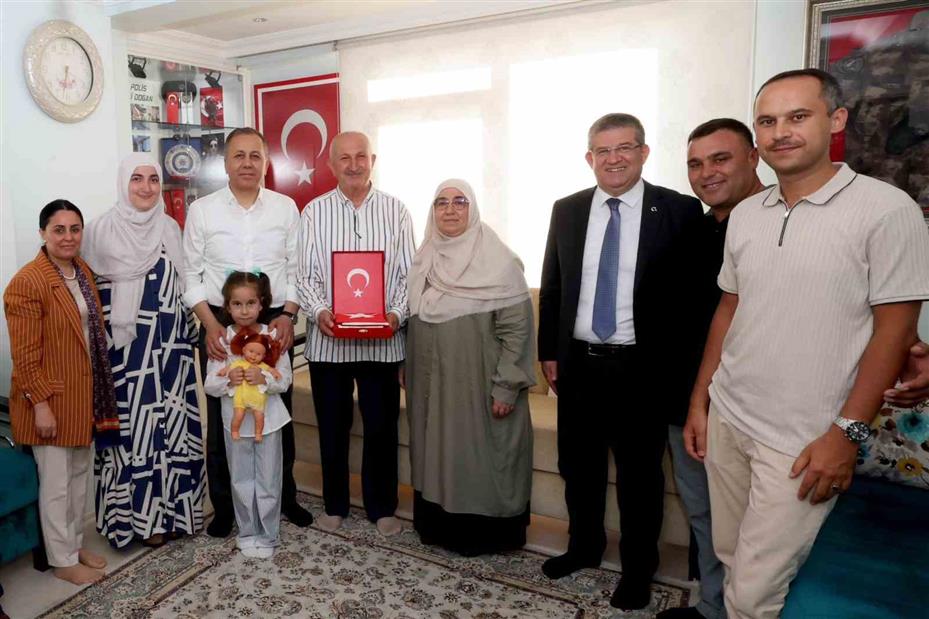 Bakan Yerlikaya’dan şehit Ahmet Doğan’ın Denizli’deki baba ocağına ziyaret