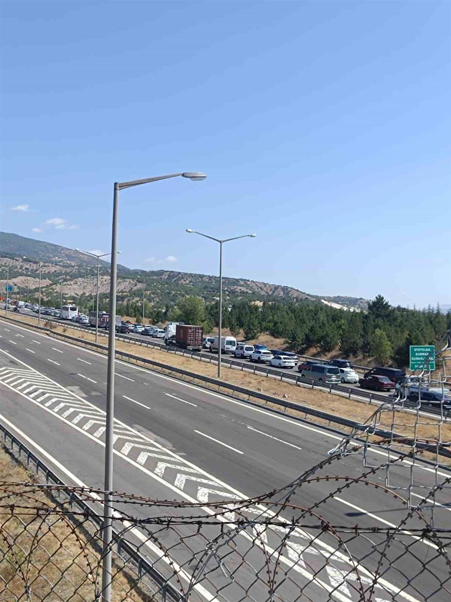 Ankara’da metenol yüklü tanker kaza yaptı: Yol bir süre trafiğe kapandı