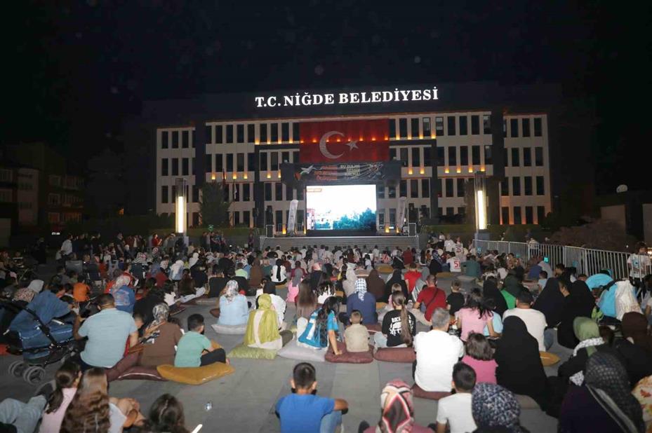 Niğde Belediyesi’nden Gazze için dayanışma etkinliği: ’Sessiz Çığlık’ belgeseli gösterildi