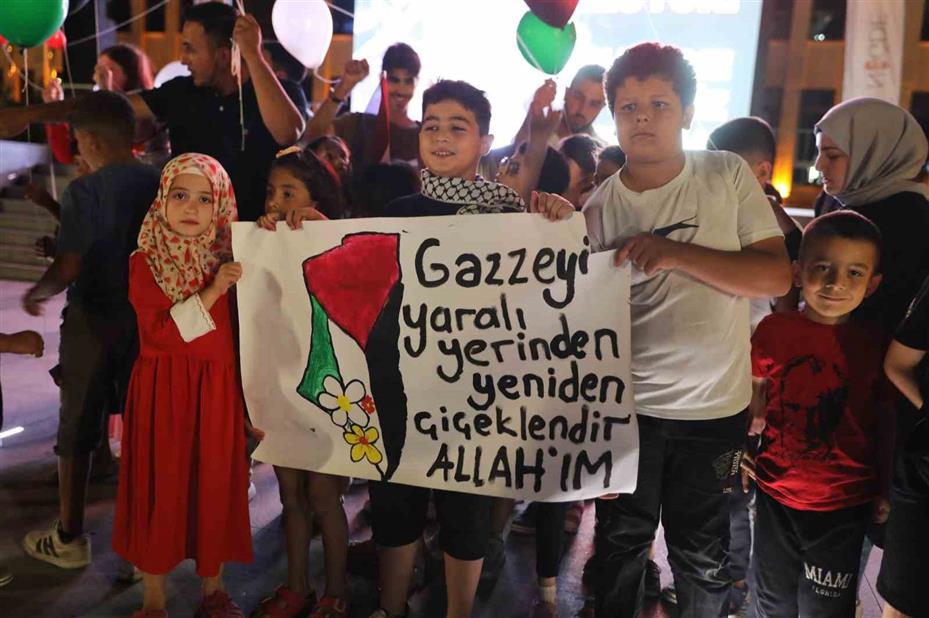 Niğde Belediyesi’nden Gazze için dayanışma etkinliği: ’Sessiz Çığlık’ belgeseli gösterildi