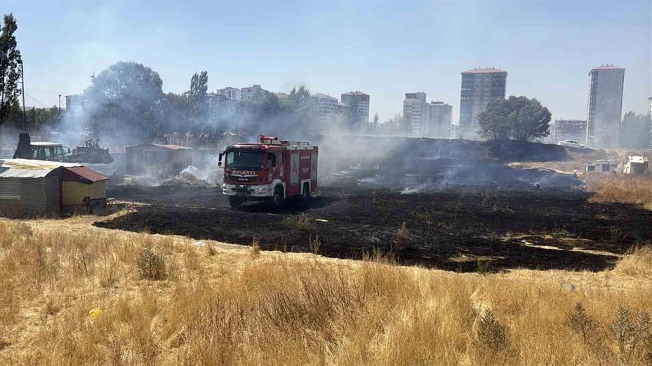 Otluk arazide çıkan yangın büyümeden söndürüldü