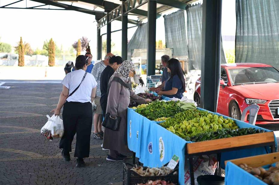 Doğal Ürünler Bahçesi ve Pazarı’na yoğun ilgi
