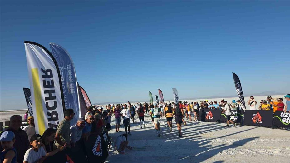 Runfire Salt Lake Ultra Trail Maratonu, renkli görüntülere sahne oldu
