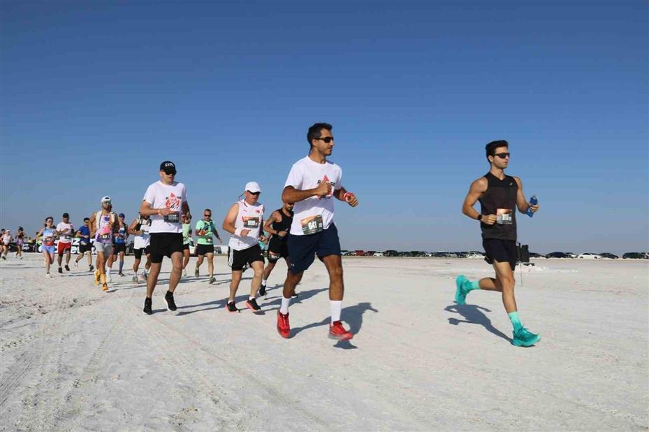 Runfire Salt Lake Ultra Trail Maratonu, renkli görüntülere sahne oldu