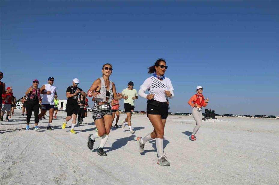 Runfire Salt Lake Ultra Trail Maratonu, renkli görüntülere sahne oldu