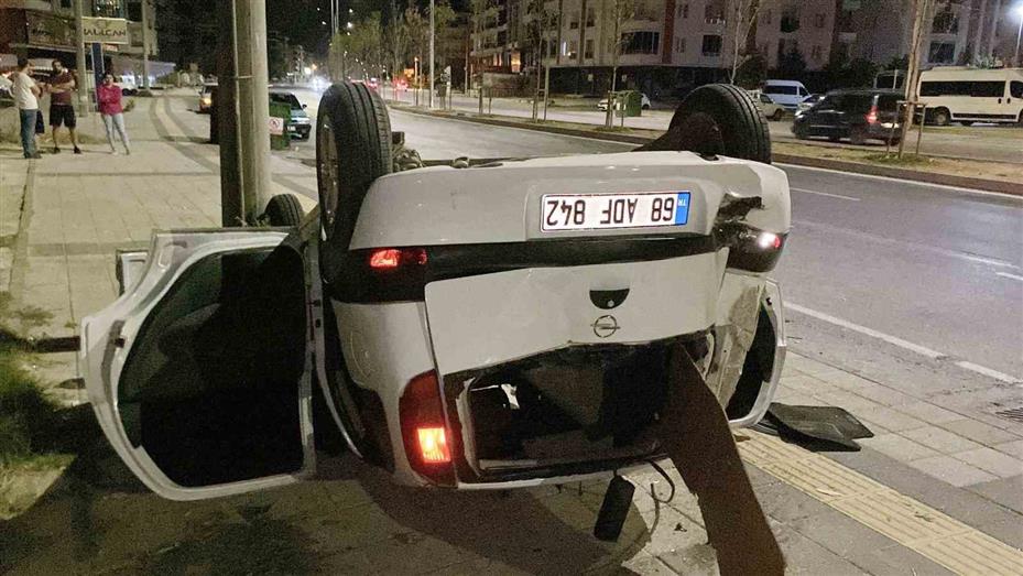 "Türk polisinden kaçılmaz" deyip defalarca kaçan sürücü kaza yaptı