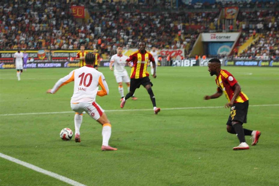 Trendyol Süper Lig: Kayserispor: 0 - Galatasaray: 1 (İlk yarı)