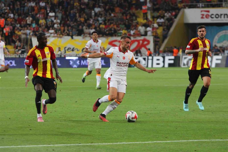 Trendyol Süper Lig: Kayserispor: 0 - Galatasaray: 1 (İlk yarı)
