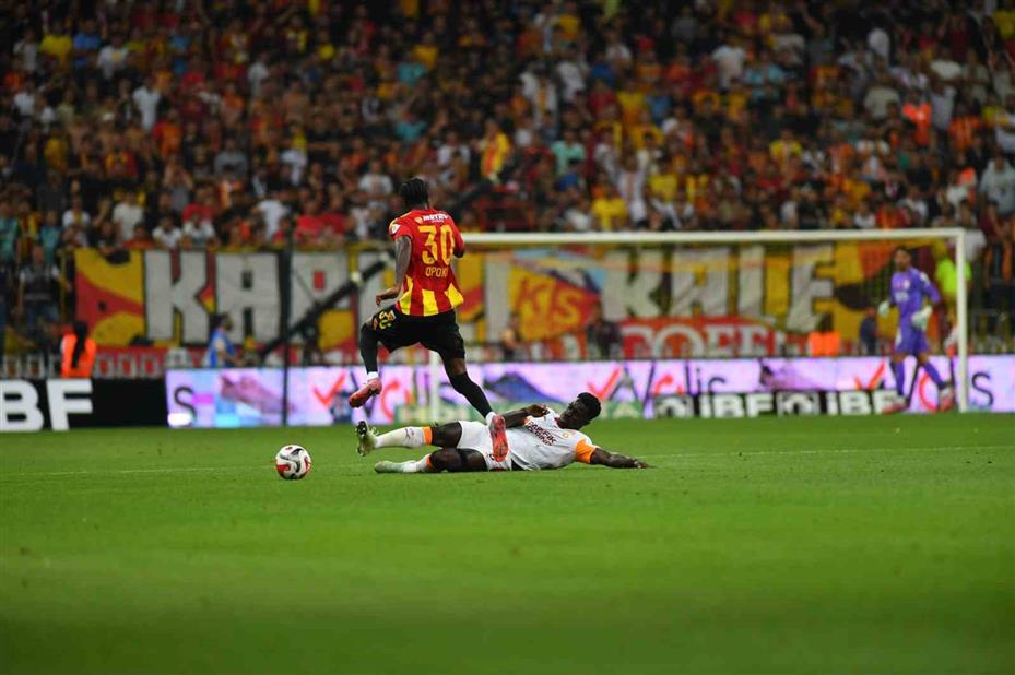Trendyol Süper Lig: Kayserispor: 0 - Galatasaray: 1 (İlk yarı)
