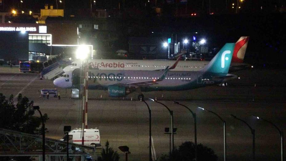 Trabzon-Cidde seferi yapan uçak kalkıştan 8 dakika sonra acil iniş yaptı