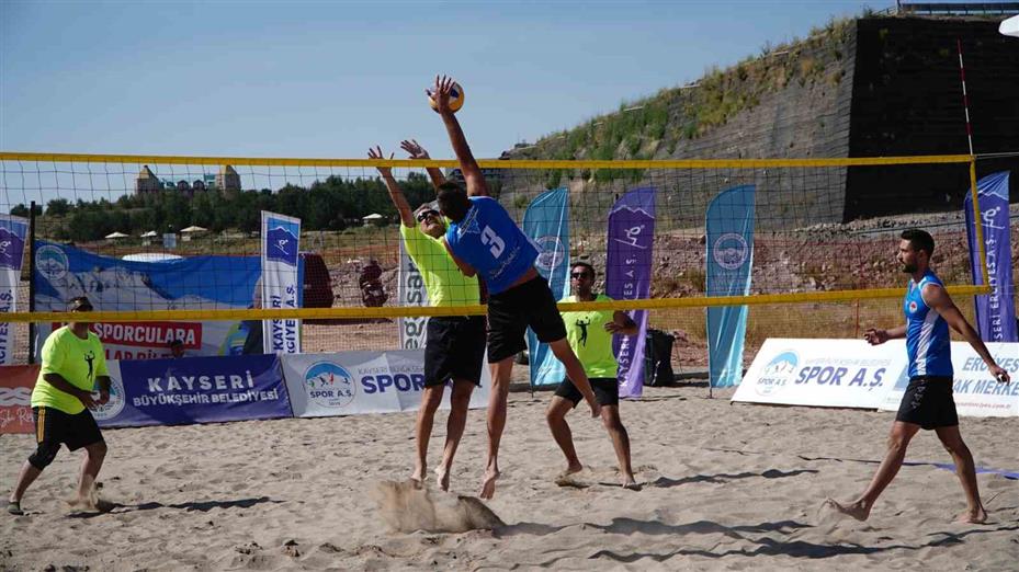 Erciyes’te plaj voleybol turnuvası tamamlandı