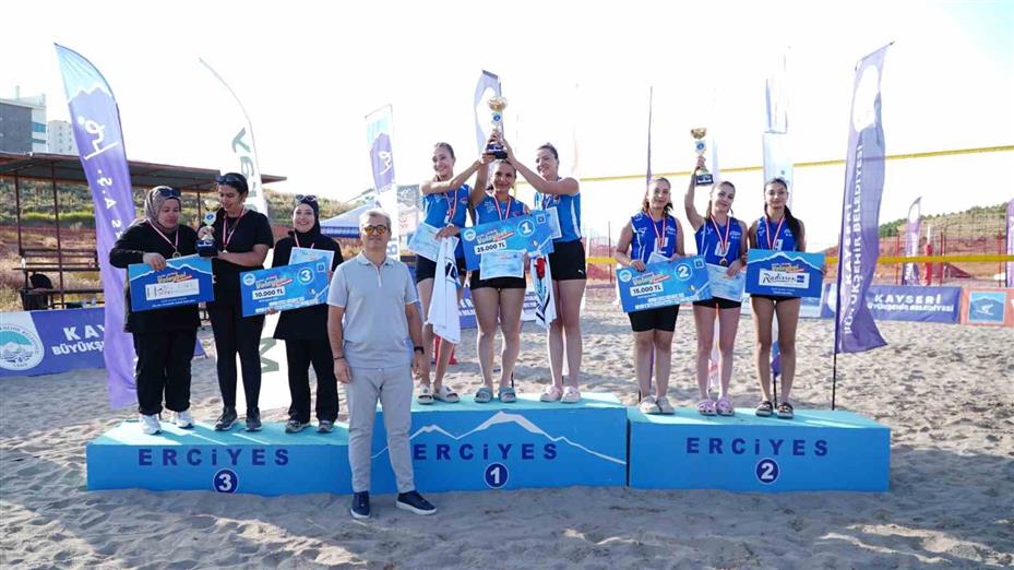 Erciyes’te plaj voleybol turnuvası tamamlandı