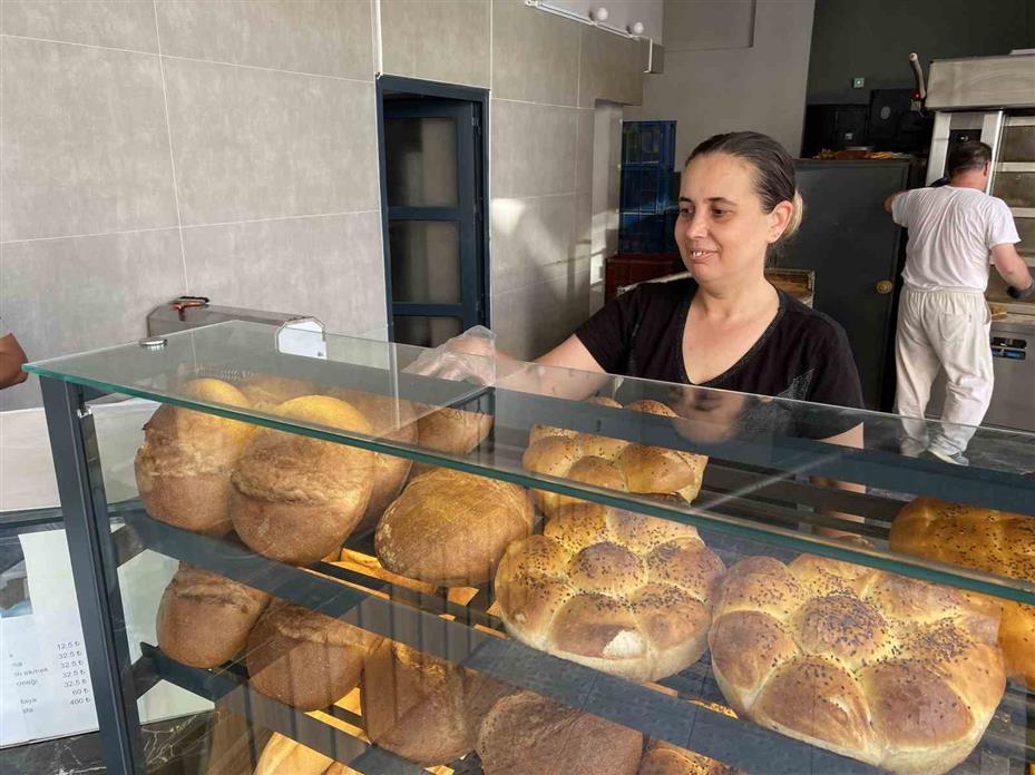 Fırıncı esnafı 100 adet 50 kuruş getirene 1 ekmeği bedava veriyor