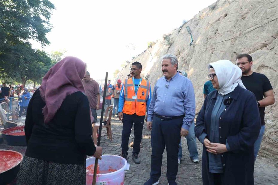 Melikgazi’de Salça günleri devam ediyor