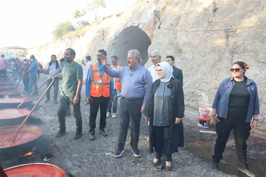 Melikgazi’de Salça günleri devam ediyor