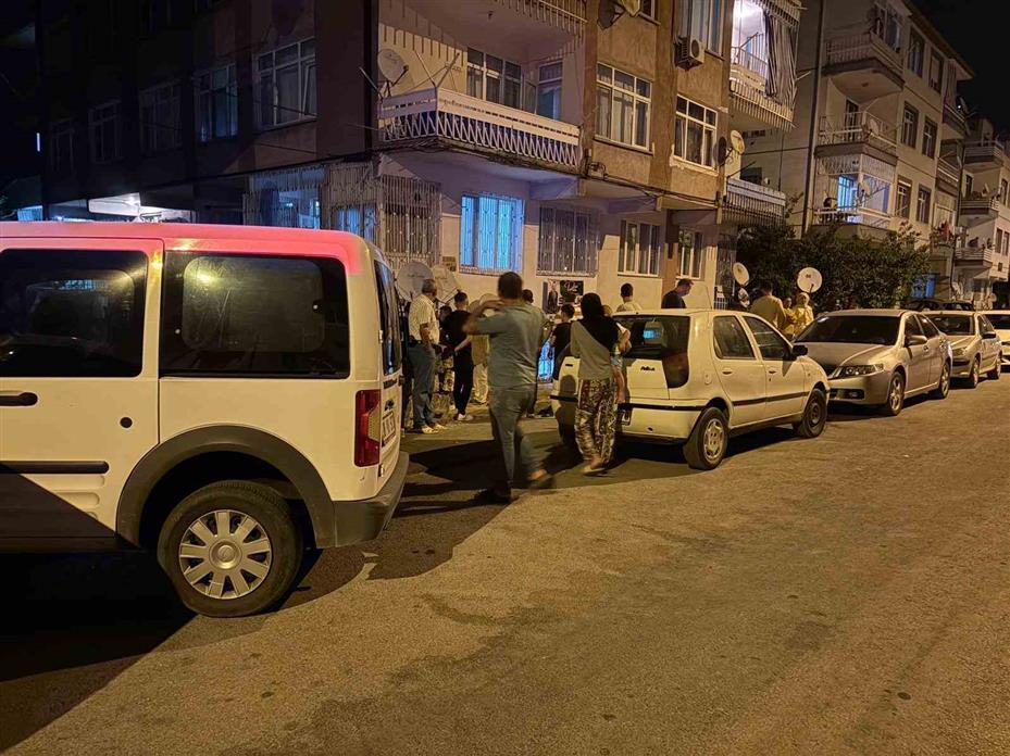 2 yıl önce boşandığı eski karısını bıçakla ağır yaraladı