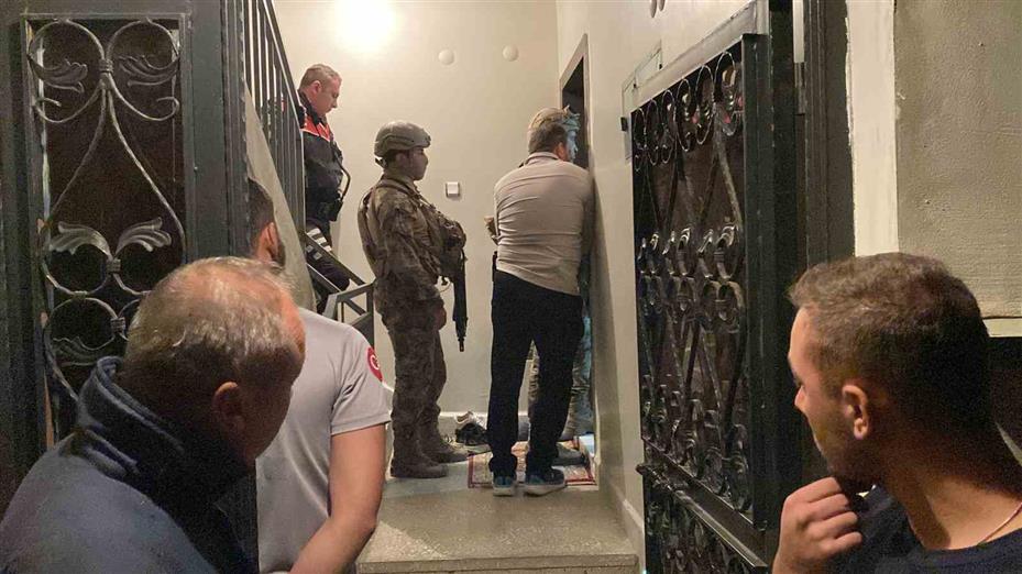 Aile içi kavga sonrası kendisini odaya kapatan adam için Özel Harekat Timi devreye girdi