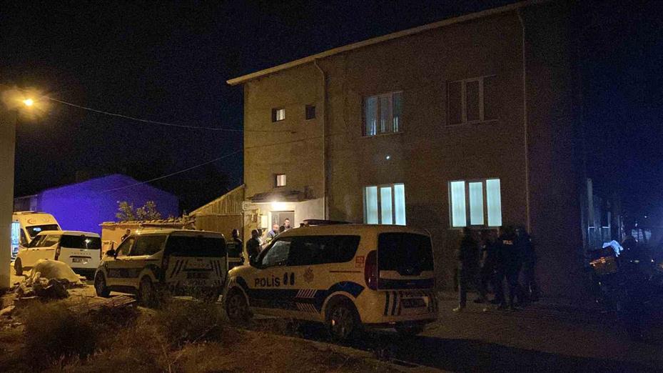 Aile içi kavga sonrası kendisini odaya kapatan adam için Özel Harekat Timi devreye girdi