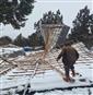 Bozkır’da şiddetli fırtına ahırın çatısını uçurdu