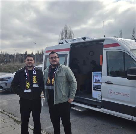 Eskişehir’de mobil sigara bıraktırma aracı taraftarla buluştu