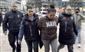 Annesinin sevgilisini bıçaklayan genç ve polise tokat atan annesi tutuklandı
