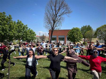 Yaşlı bakımı öğrencileri 60+ Tazelenme Üniversitesi’ne konuk oldu