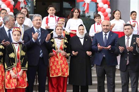 Eskişehir’de Doktor Mustafa Çamkoru Ortaokulu açıldı