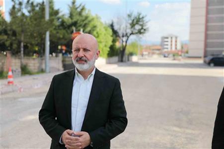 Başkan Çolakbayrakdar: "Seyrani’de yolları, otoparkı ve yeşil alanlarıyla yeni bir yaşam kuruyoruz"
