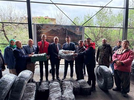 Çamardı’nda üreticilere 90 bin çilek fidesi desteği