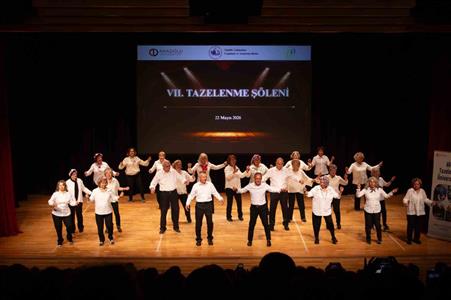 Tazelenme Üniversitesi dönem sonunu şölen ile kutladı