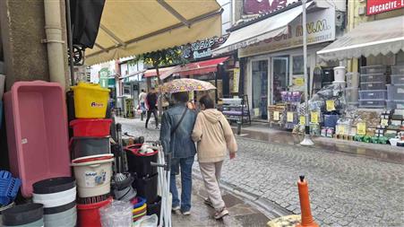 Gün boyu havanın sıcak olduğu Eskişehir’de yağışlar etkisini gösterdi